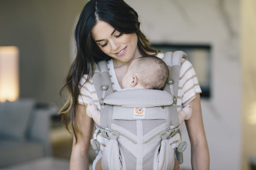 Tips for Breastfeeding in the Baby Carrier