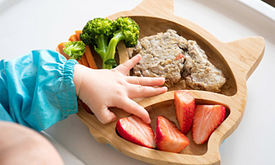 Baby-led Weaning: The Pros & Cons