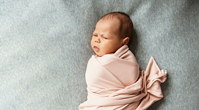Swaddling A Newborn: Yes or No?