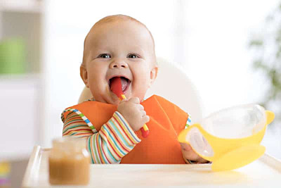 Baby-led Weaning vs. Spoon-fed Weaning: Which Is Better?