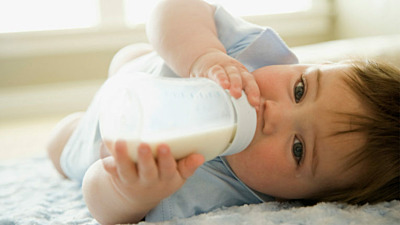 Organic Milk Formula: The Pros & Cons