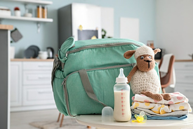 Backpack Vs. Tote Diaper Bag: Which is Better?