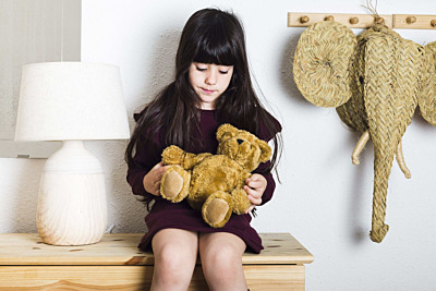 Pros and Cons of Letting Your Children Get Attached to Their Plush Toy