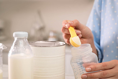 Choosing Baby Formula: Cow, Goat, or Plant-Based?