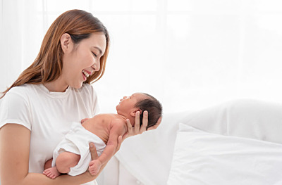 5 Helpful Baby Hacks for New Moms