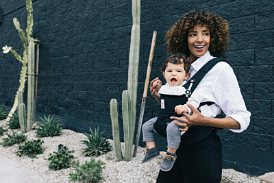 Is Carrying Your Baby Front-Facing Safe?